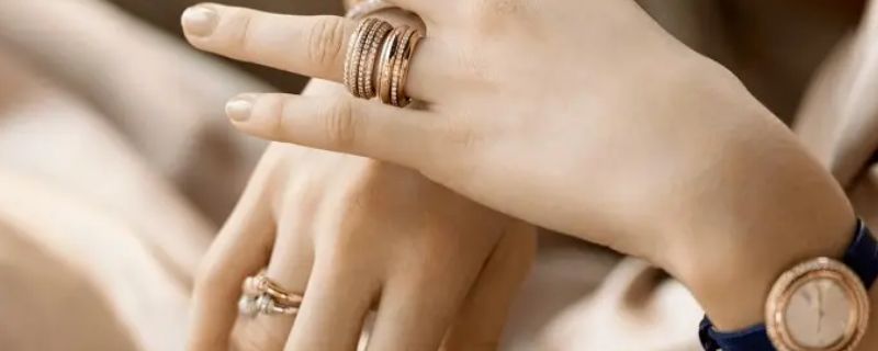 结婚戒指怎么戴男和女  第1张