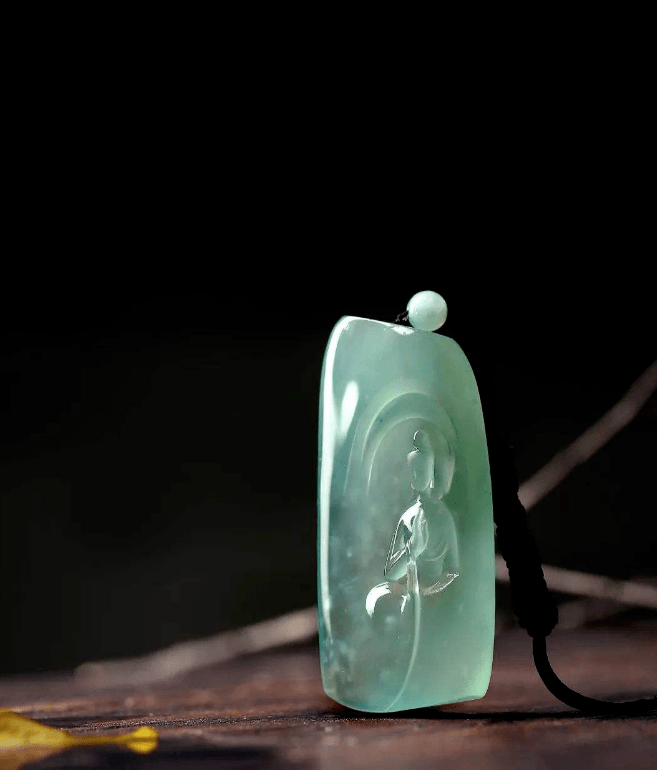 满工和留白风格大不相同，哪种玉雕更受欢迎？  第3张