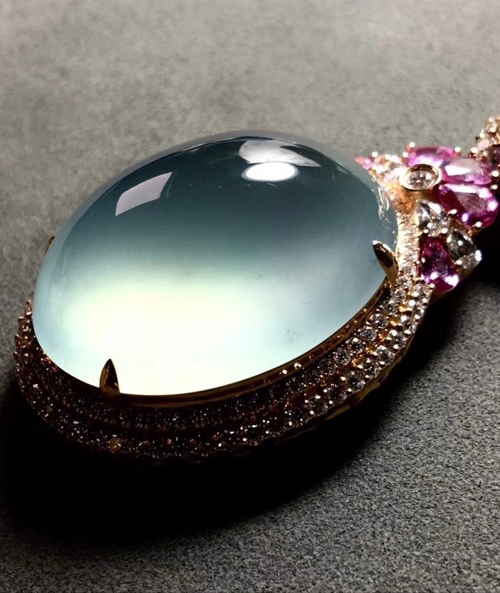 翡翠玉石没有固定价格，如何衡量翡翠的价值？  第8张