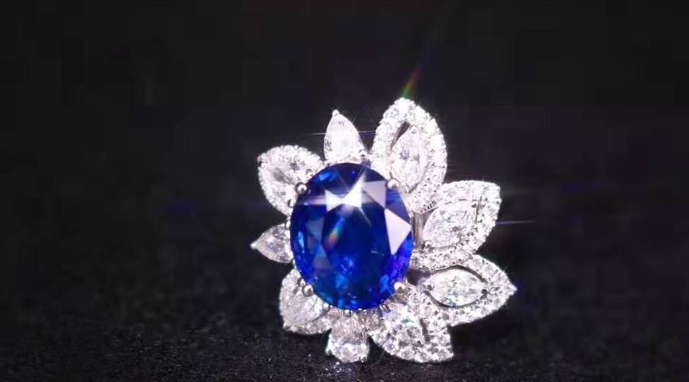 如何区分蓝宝石的好坏?肉眼分辨皇家蓝品质  第1张