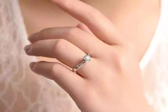 戒托价格高会不会不划算？错！贪便宜毁手毁宝石！  第3张